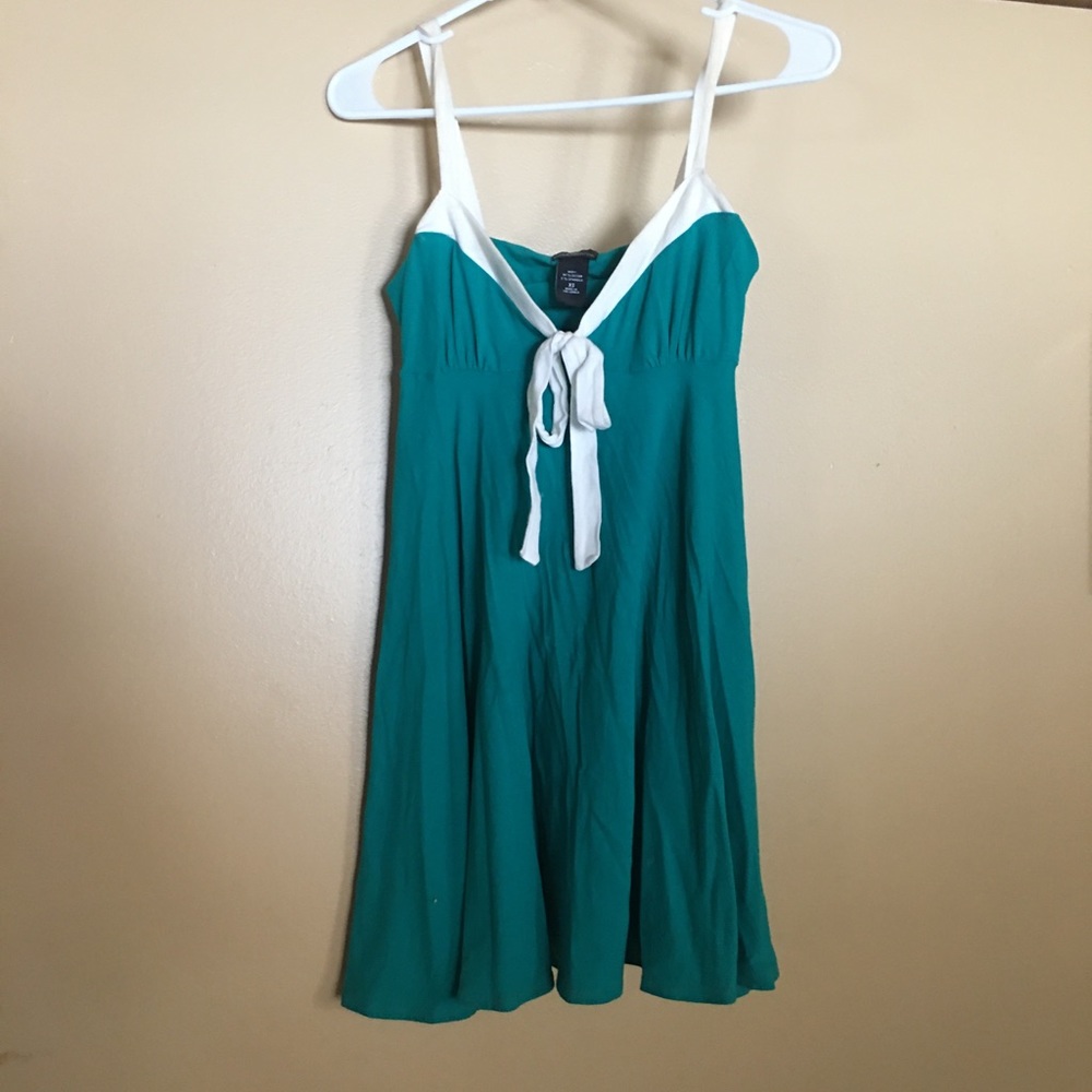 Short green dress